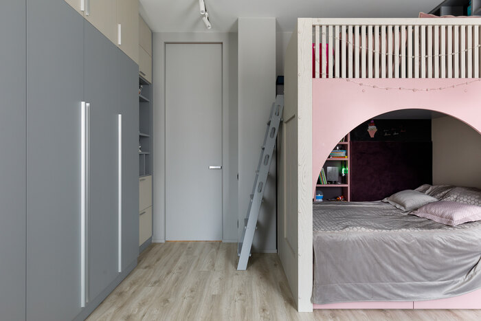Реализованная квартира в современном стиле на 4-ой Советской - 167 м²